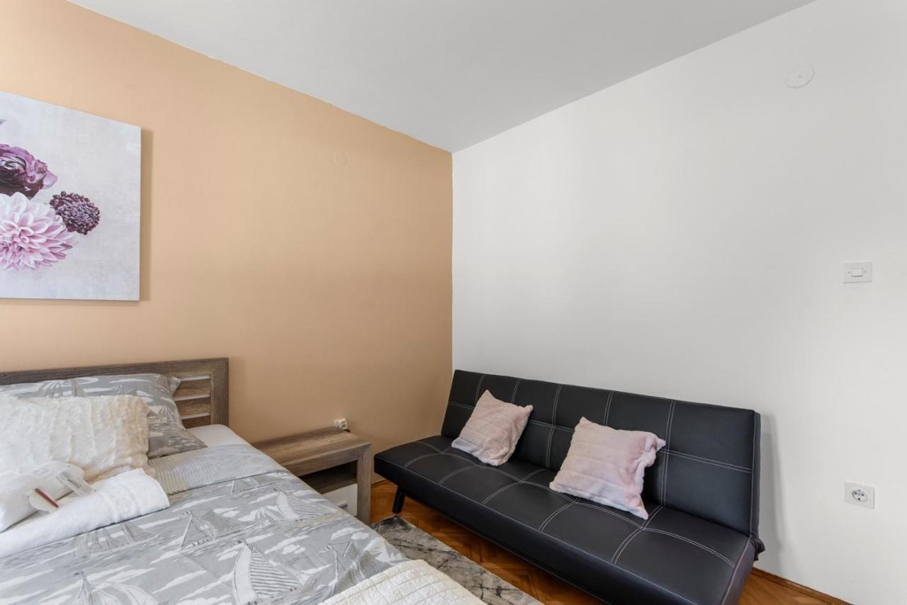 Apartment Petricija With Garden *