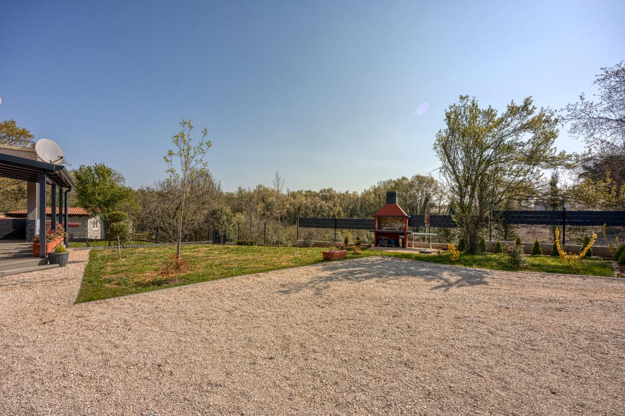Petricija With Garden Apartment *