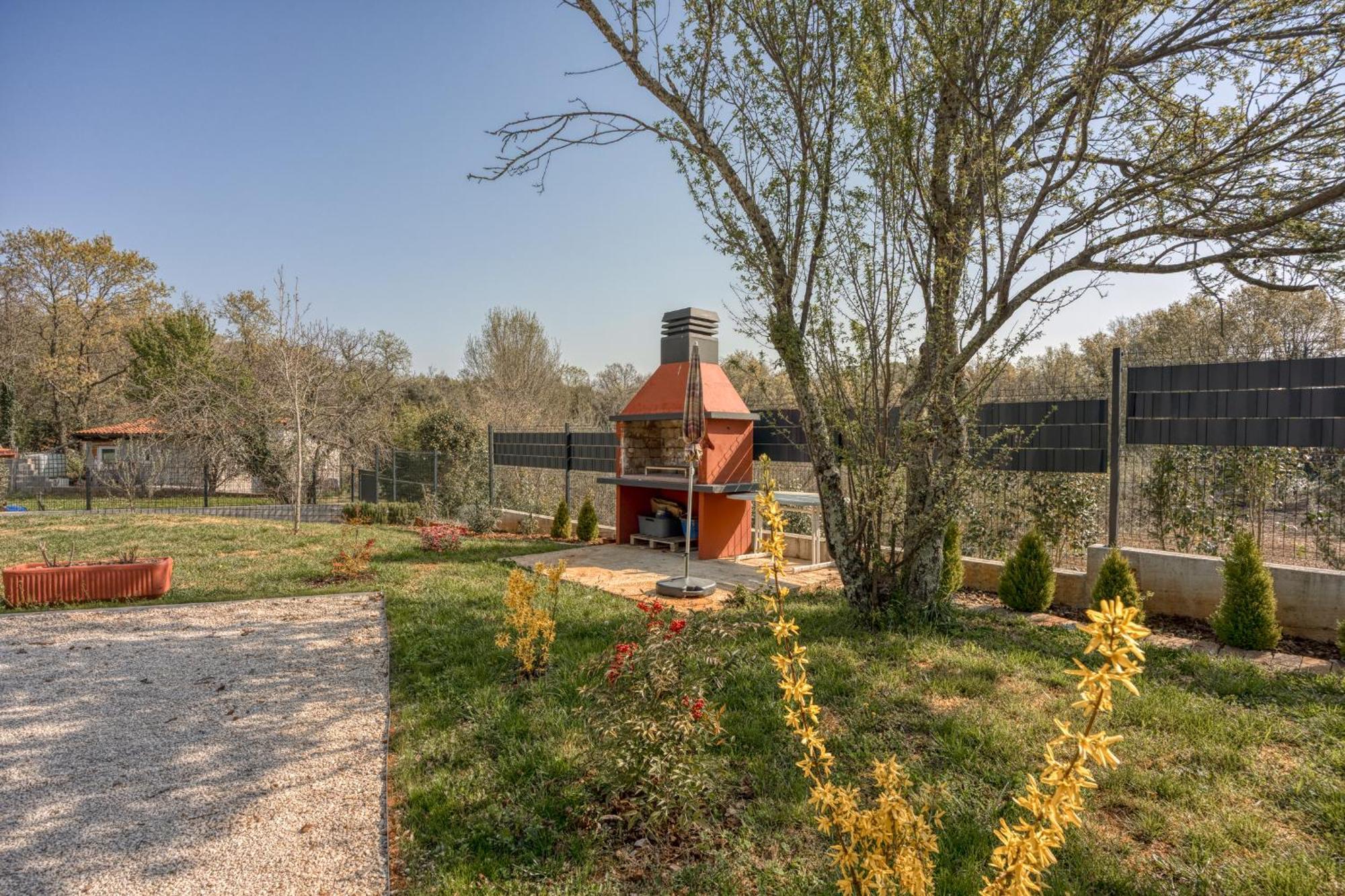 Apartment Petricija With Garden Poreč